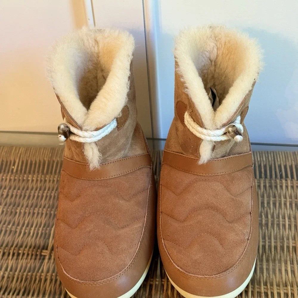 MOON BOOTS EVX BROWN IGLOO BOOTS Cognac Women's Size 5/6